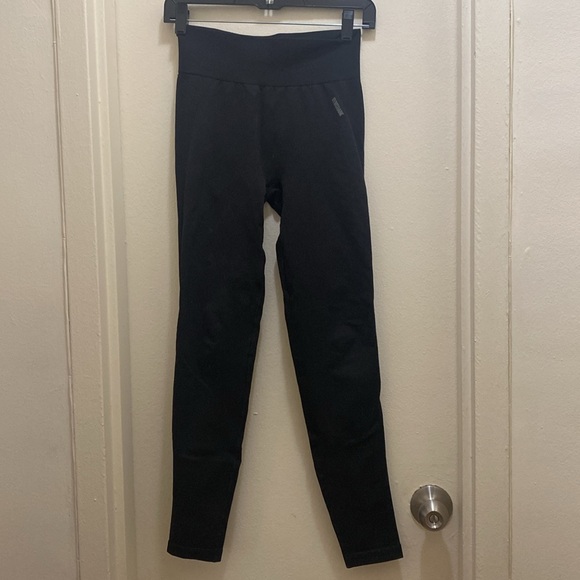 Gymshark Seamless Black Leggings Gray Logo in Womens Size Medium / Small - Picture 2 of 6